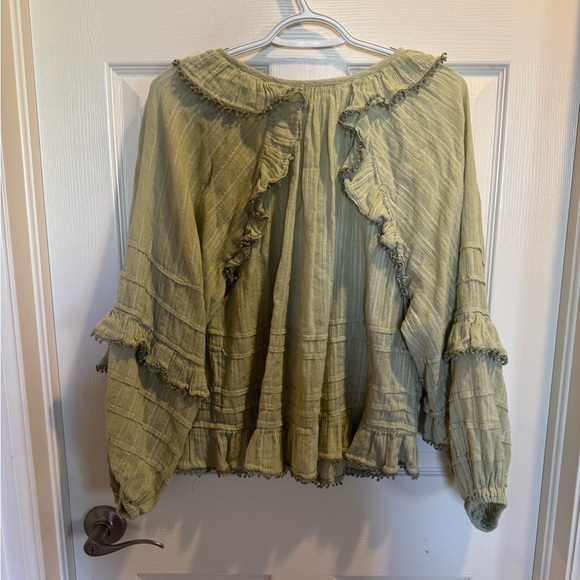 Anthropologie Women's Green Ruffled Blouse love the label size S - Picture 4 of 7